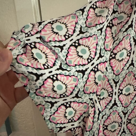 Fun Top for Work or with Jeans! - Picture 2 of 5